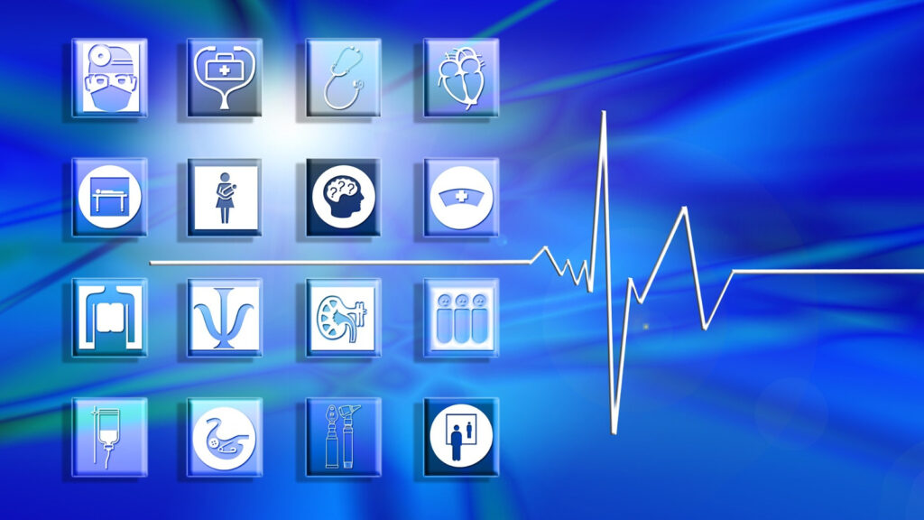 Herzkurve. Symbolbild mit einer stilisierten EKG-Linie auf blauem Hintergrund. Auf der linken Seite sind einige Symbole aus dem medizinisch-pflegerischen Bereich zu sehen